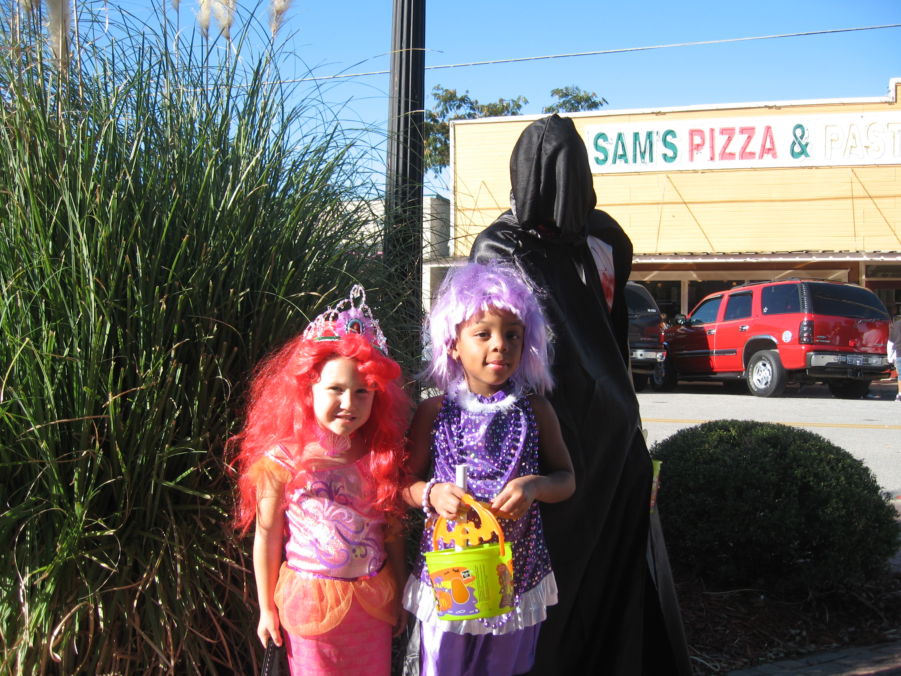 scare on the square 084